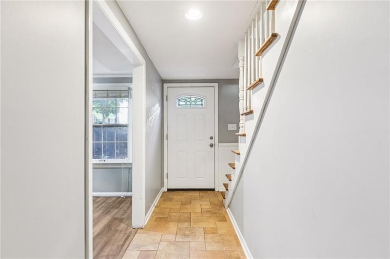 9516 Woodson Dr, Overland Park, KS 66207