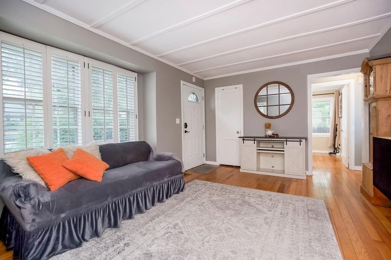 8304 Mercier St, Kansas City, MO 64114