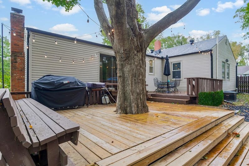 8304 Mercier St, Kansas City, MO 64114