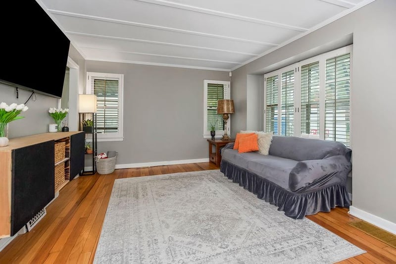 8304 Mercier St, Kansas City, MO 64114