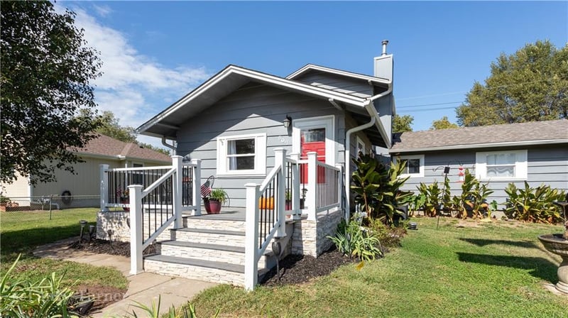 507 Newton St, Edwardsville, KS 66111