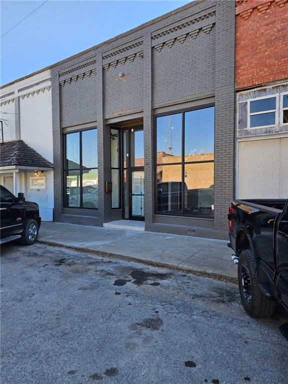 215 Main St, Garden City, MO 64747