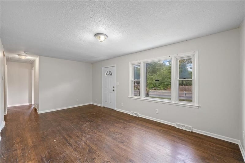 9815 James A Reed Rd, Kansas City, MO 64134