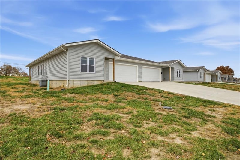 10721 46th Ter, Kansas City, MO 64133