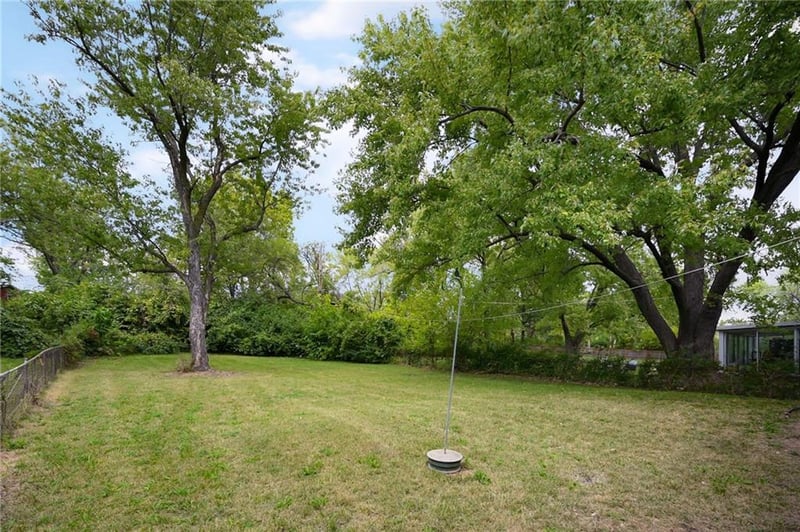 8032 Ne San Rafael Dr, Kansas City, MO 64119