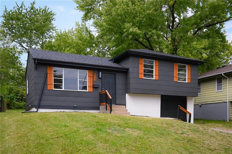 8032 Ne San Rafael Dr, Kansas City, MO 64119