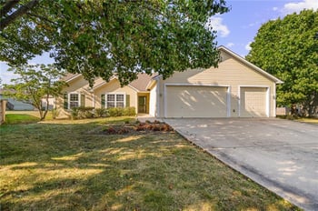31330 Barbara Ct, Gardner, KS 66030