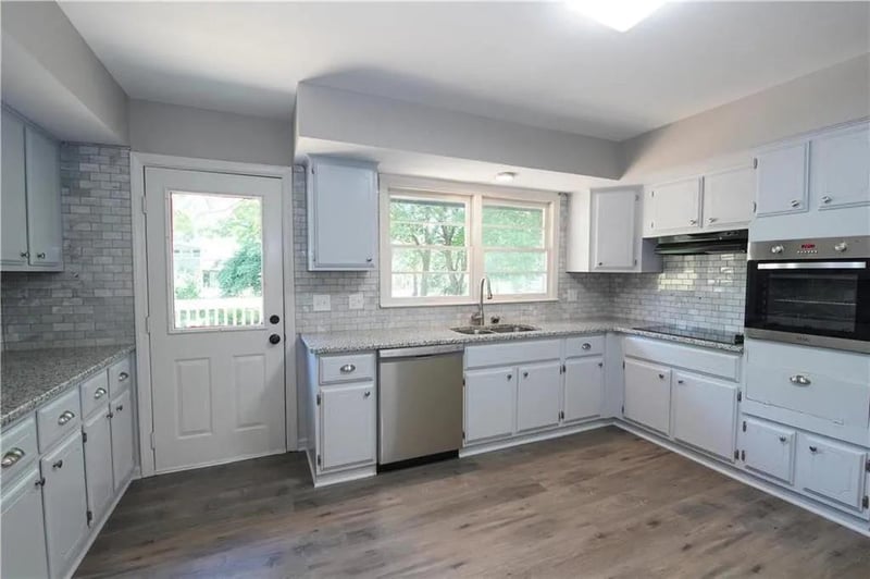 400 91st St, Kansas City, MO 64131