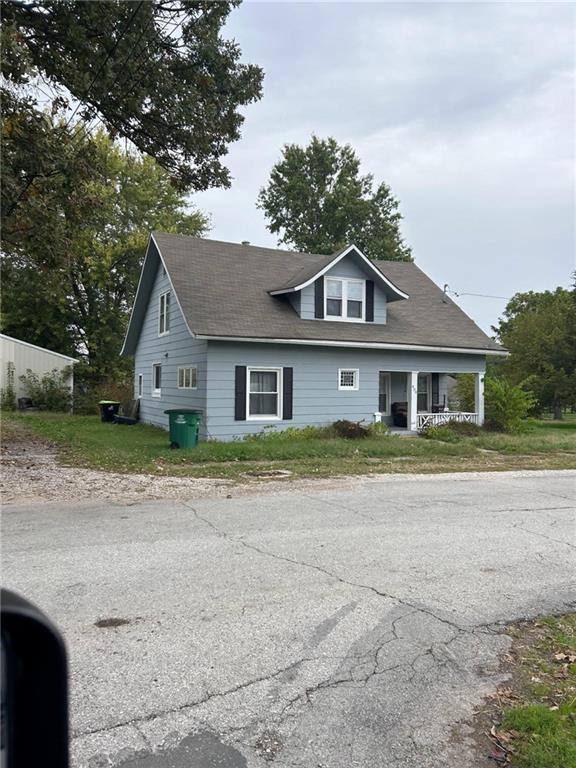 408 5th St, Braymer, MO 64624