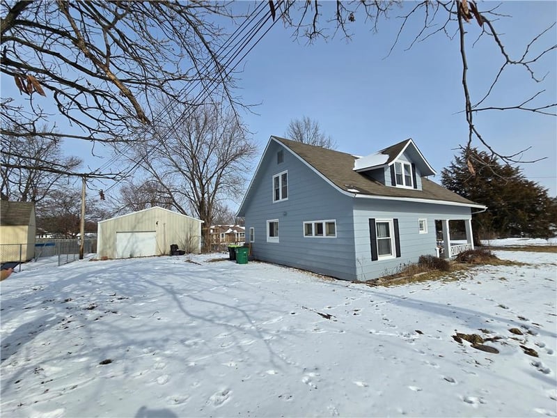 408 5th St, Braymer, MO 64624