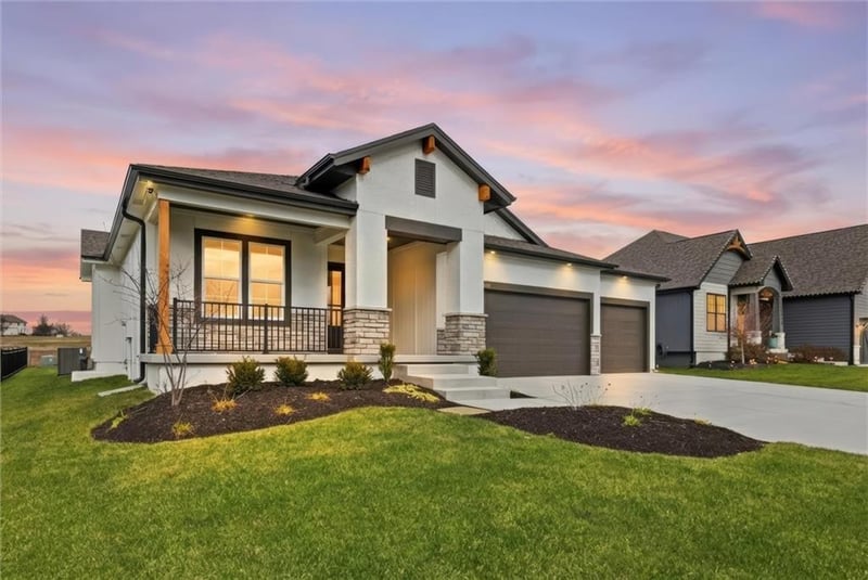 20040 226th Ter, Spring Hill, KS 66083