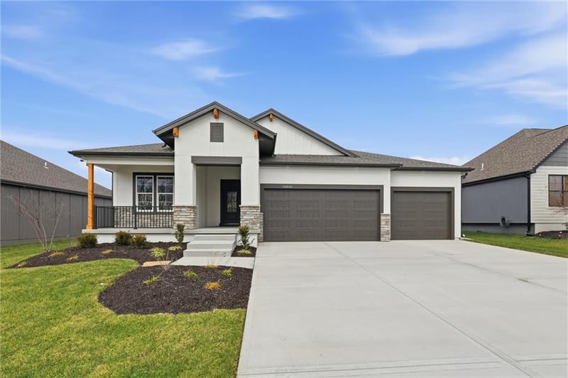 20040 226th Ter, Spring Hill, KS 66083