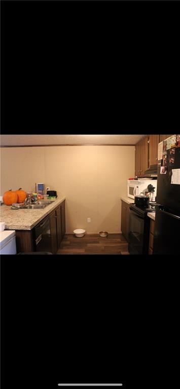 1 Oakdale Dr, Lexington, MO 64067