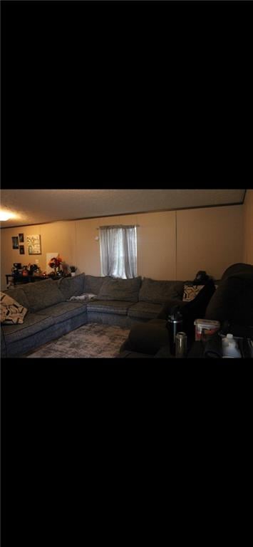 1 Oakdale Dr, Lexington, MO 64067