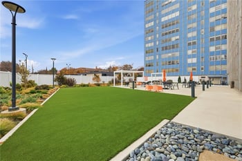 333 W Meyer Blvd #1104, Kansas City, MO 64113