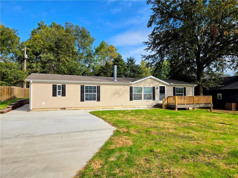 9 190th Rd, Warrensburg, MO 64093