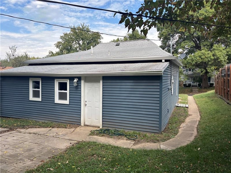 3216 Doniphan Ave, St Joseph, MO 64507