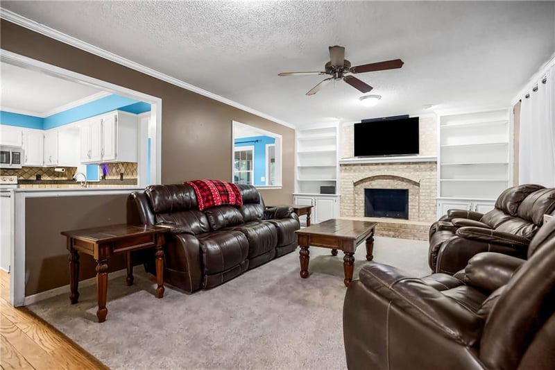 15855 Gardner West Rd, Gardner, KS 66030