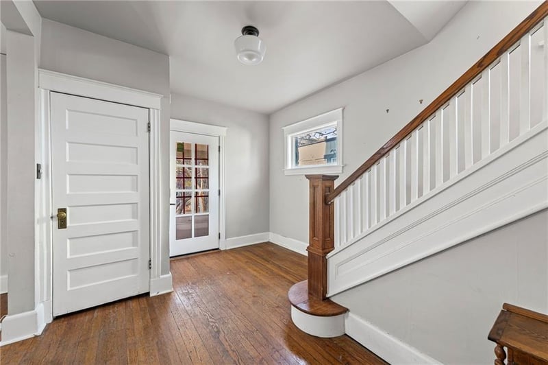 3909 Charlotte St, Kansas City, MO 64110