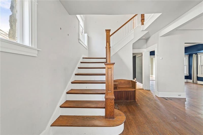 3909 Charlotte St, Kansas City, MO 64110