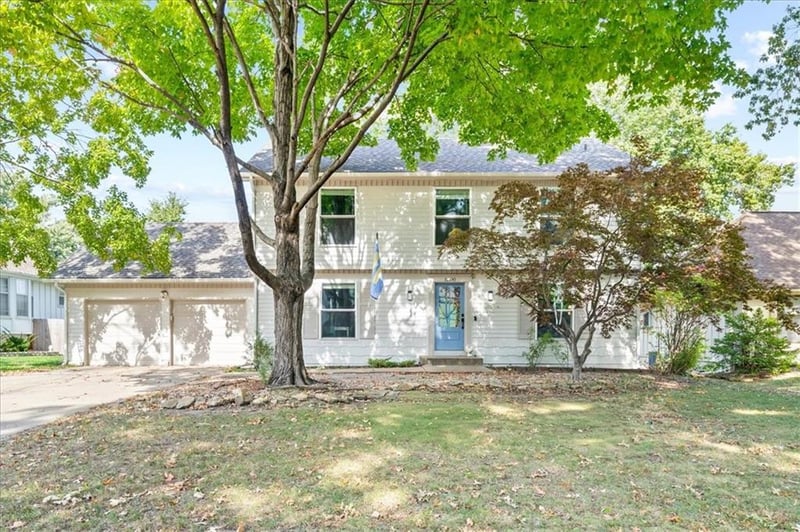 12100 W 103rd Ter, Overland Park, KS 66215