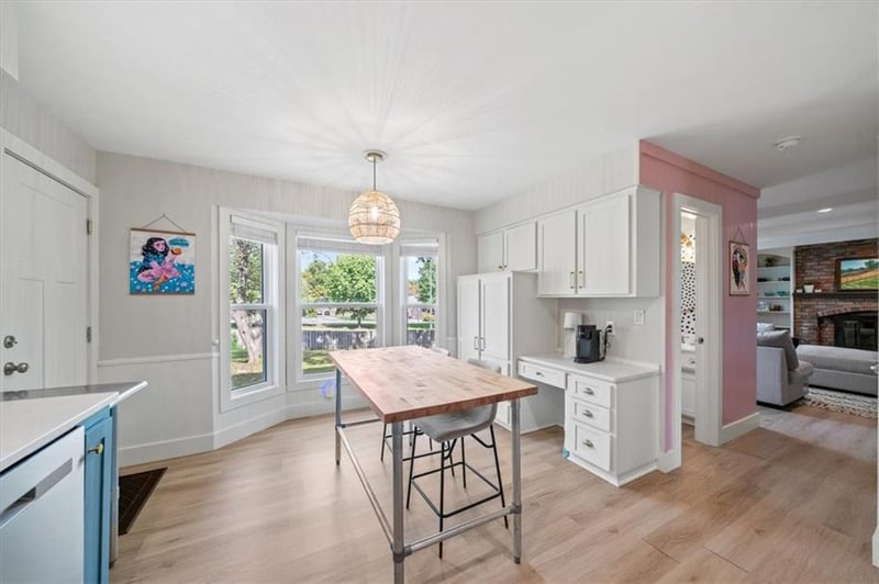 12100 W 103rd Ter, Overland Park, KS 66215