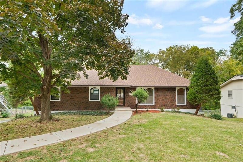7114 Greeley Ave, Kansas City, KS 66109