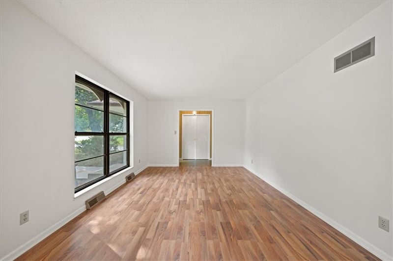 7114 Greeley Ave, Kansas City, KS 66109