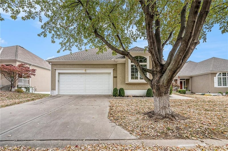 13423 Summit Ct, Kansas City, MO 64145