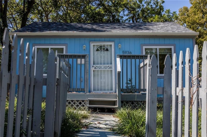 5936 Kensington Ave, Kansas City, MO 64130