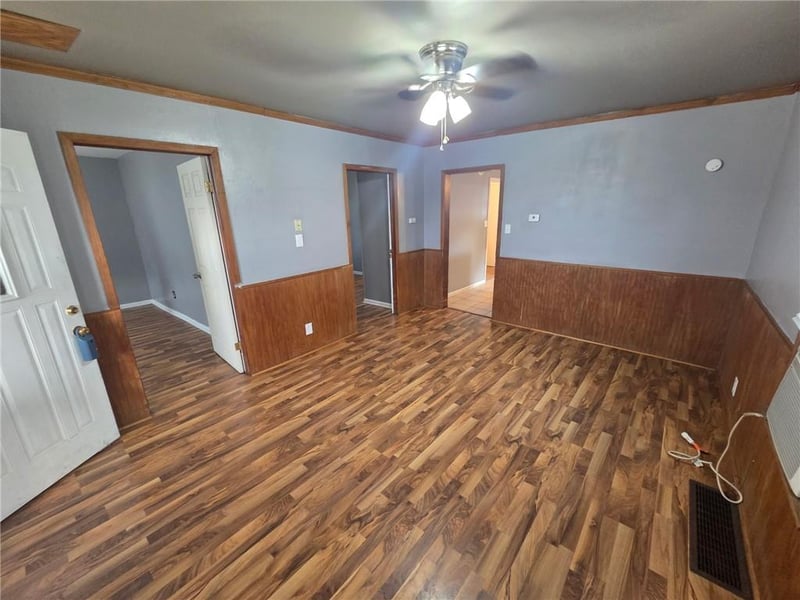 1605 Parkview Ave, St Joseph, MO 64504
