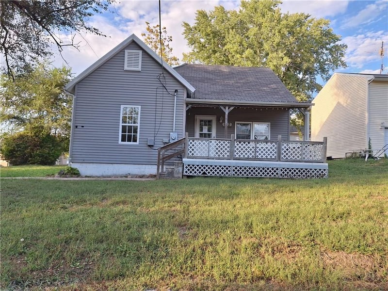 612 5th St, Carrollton, MO 64633