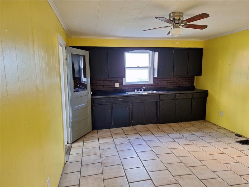 612 5th St, Carrollton, MO 64633