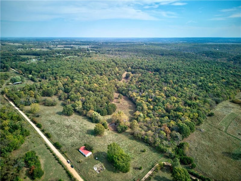 11705 2395 Rd, Dunnegan, MO 65640