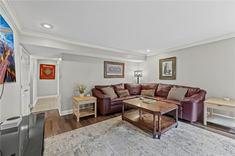 536 10th St, Kansas City, MO 64105