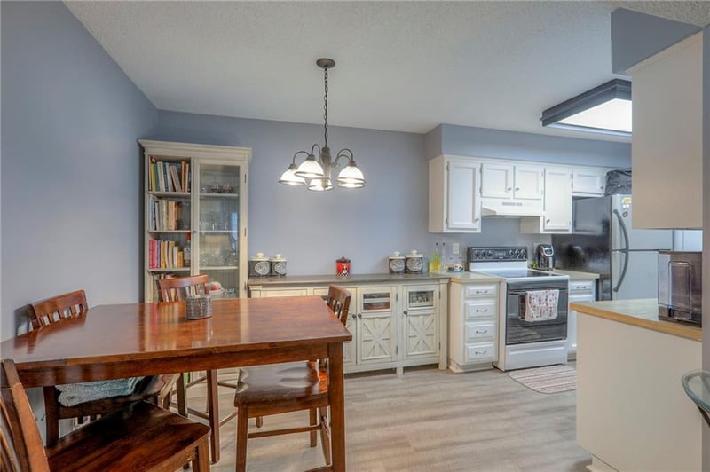 12623 110th Ter, Overland Park, KS 66210