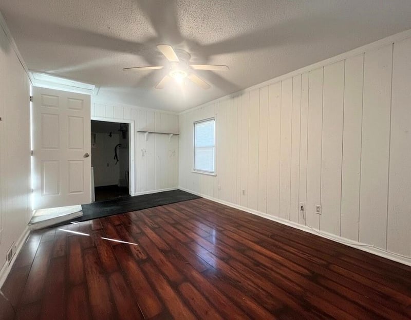 6714 Richmond Ave, Kansas City, MO 64133