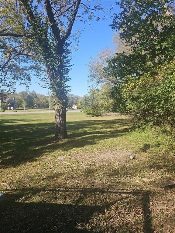 5301 NW Waukomis Dr, Kansas City, MO 64151
