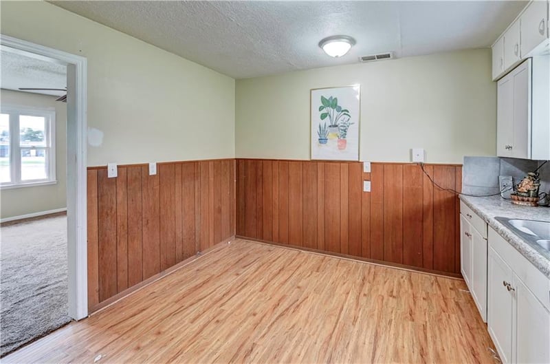 11512 Blue Ridge Blvd, Kansas City, MO 64134