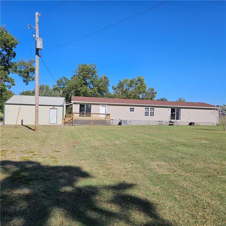 915 E 9th St, Cherryvale, KS 67335