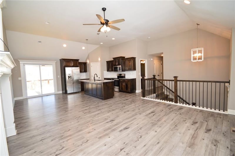 1400 Cross Creek Dr, Grain Valley, MO 64029