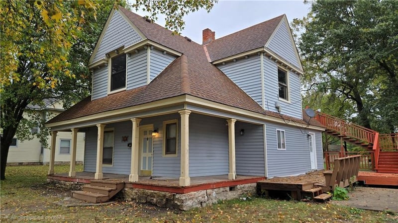 210 Wells St, Odessa, MO 64076