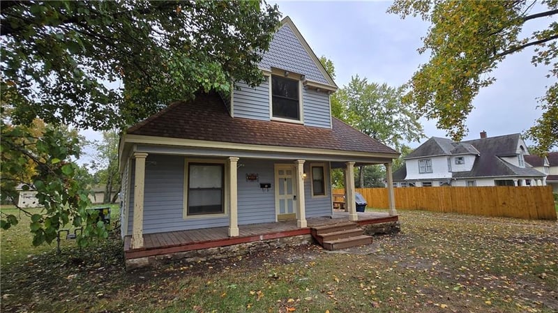 210 Wells St, Odessa, MO 64076