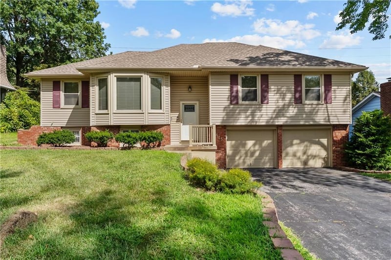 9415 Moody Park Dr, Overland Park, KS 66212