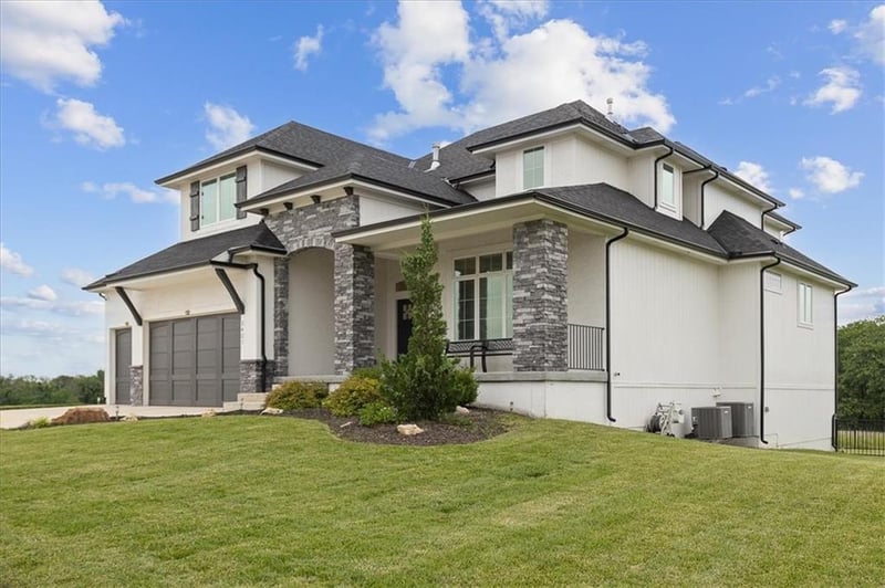 2421 177th St, Overland Park, KS 66085