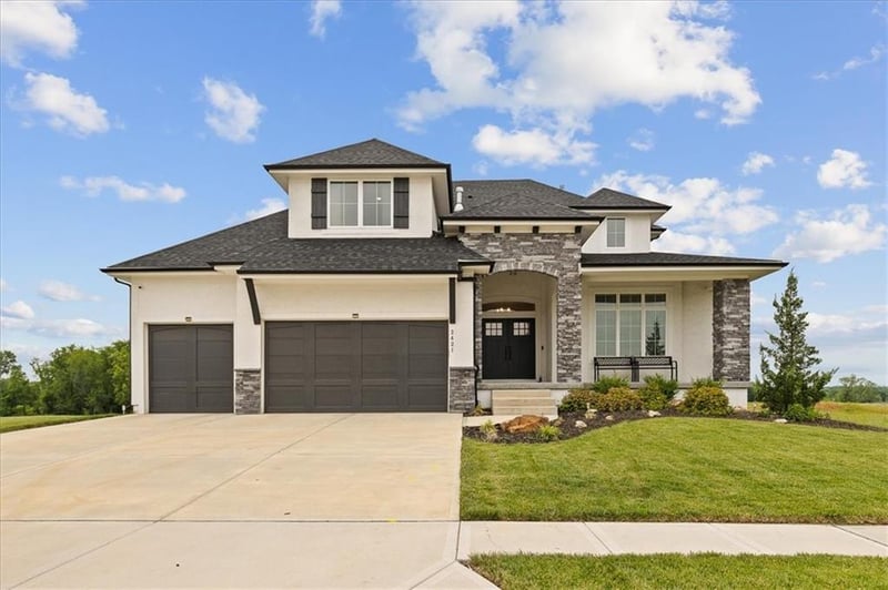 2421 177th St, Overland Park, KS 66085