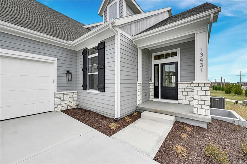 13431 174th Ter, Overland Park, KS 66221