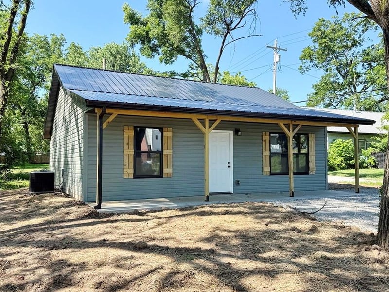 106 Lafayette St, El Dorado Springs, MO 64744