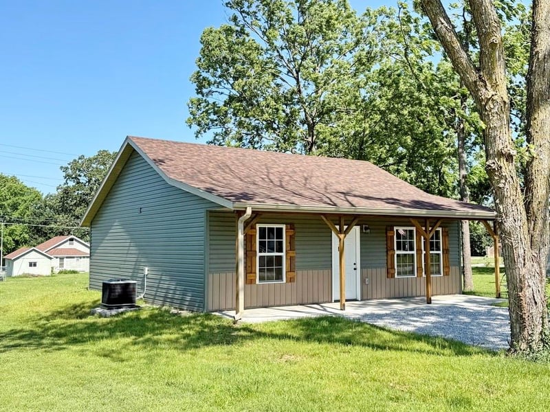 904 Kirkpatrick St, El Dorado Springs, MO 64744