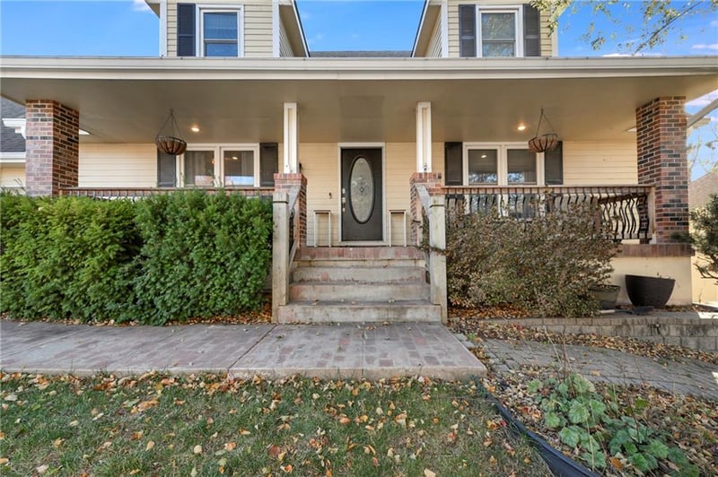 1919 1st St, Lee's Summit, MO 64081